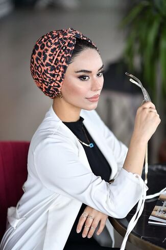 عمامة نسائية مطبوعة بعقدة من Para Life in Kuwait