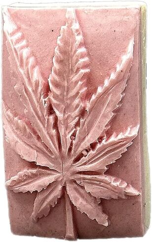 شمعة الماريجوانا المصنوعة من السيليكون والصابون والشمع والجص والراتنج وأوراق الطين in Kuwait