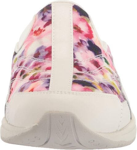 Easy Spirit Women's Traveltime525 Clog in Saudi Arabia