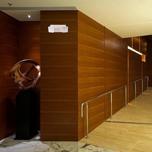 GRUENLICH مصباح الطوارئ LED، تركيبات إضاءة الخروج برأسين LED وبطاريات احتياطية، مؤهل UL 924، جهد 120-277، عبوتان in Kuwait