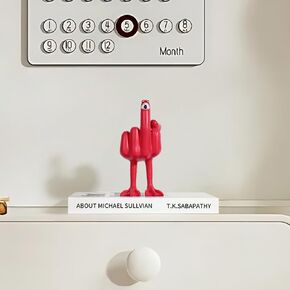 Funny Gold Flamingo Statue, Funny Middle Finger Room Decor Gift, Cute Finger Art Flamingo Sculpture, Quirky Decorations for Living Room Bedroom Desk