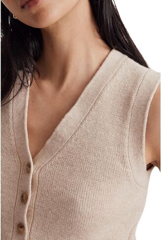 Madewell V-Neck Button-Front Sweater Vest in Saudi Arabia