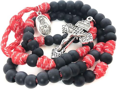 مجموعة مسبحة وسوار باراكورد باللونين الأحمر والأسود على شكل قلب يسوع المقدس - مسبحة كاثوليكية - روزاريوس كاتوليكوس - هدايا كاثوليكية للرجال - ريجالوس كاتوليكوس بارا هومبر in Kuwait