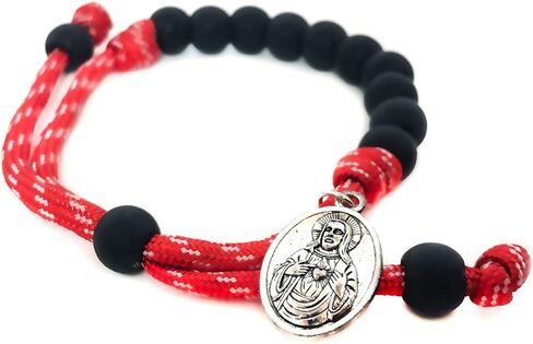 مجموعة مسبحة وسوار باراكورد باللونين الأحمر والأسود على شكل قلب يسوع المقدس - مسبحة كاثوليكية - روزاريوس كاتوليكوس - هدايا كاثوليكية للرجال - ريجالوس كاتوليكوس بارا هومبر in Kuwait