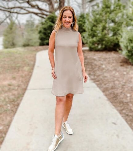 فستان Airy Essential برقبة وهمية للنساء بدون أكمام وجيوب للصيف in Kuwait