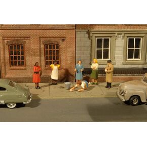 Bachmann Scene Scopes-Miniature Figures-Sidewalk People (6Pcs/Pak) HO Scale, Multicolor