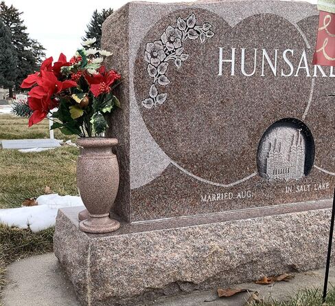 OPTIMUM Memorial Cemetery Flower Vase - Plastic (North American Pink Granite) with Metal Ground Spike, Grave Marker, Decorations for Gravesite, Headstone Flowers Holder, Garden Lawn & Yard in Saudi Arabia