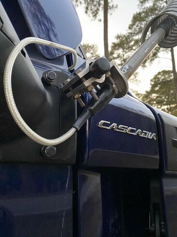 هوائي حامل مرآة فولاذي من Freightliner Cascadia Trucker لـ CB وXM وجانب السائق الأيسر Sirius، أسود in Kuwait