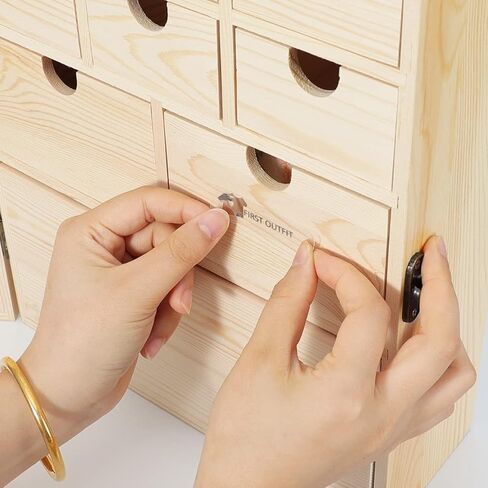 صندوق تذكار للأطفال من خشب الصنوبر الفاخر مع كتاب ذاكرة - مساحة تخزين متينة وواسعة للتذكارات in Kuwait