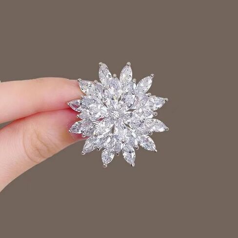 باقات بروش دبوس أبيض حجر الراين كريستال الثلج زهرة اللوتس زهرة التلبيب دبابيس للنساء الفتيات الأزياء والمجوهرات هدية in Kuwait