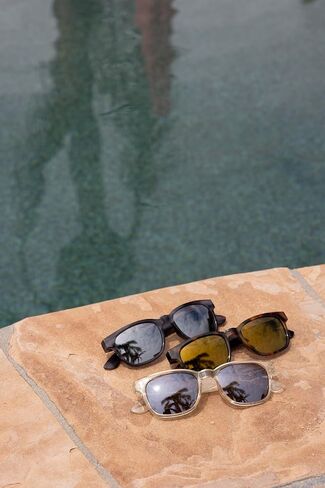 Peepers by PeeperSpecs 18th Hole Square Polarized Sunglasses, Fog, No Correction in Saudi Arabia