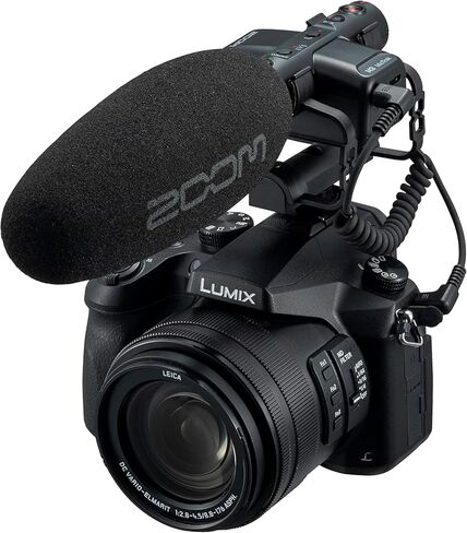 ميكروفون ومسجل ستيريو MicTrak Zoom M3 مزود ببطاقة microSD سعة 128 جيجابايت، وقارئ بطاقة SD عالي السرعة، و4 بطاريات AA وشاحن، وقطعة قماش للتنظيف in Kuwait