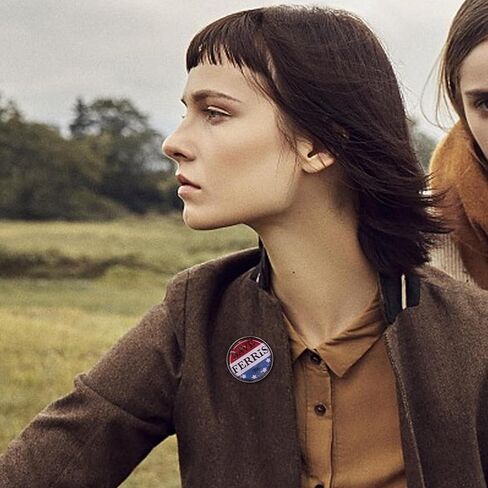 Save Ferris 86 Pin 1986 Film Ferris Buellers Day Off Brooch Pins Save Ferris Enamel Pin Retro Ferris Button Pin للنساء والرجال 80s طية صدر السترة دبوس شارة مستديرة عتيقة هدايا رائعة لمحبي Ferris in Kuwait