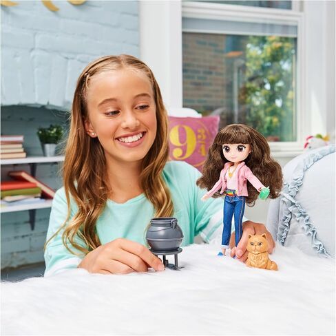 مجموعة هدايا دمية هاري بوتر الرائعة من عالم السحرة، مقاس 8 بوصات مع 5 إكسسوارات و2 ملابس، ألعاب للأطفال للأعمار من 6 سنوات فما فوق in Kuwait