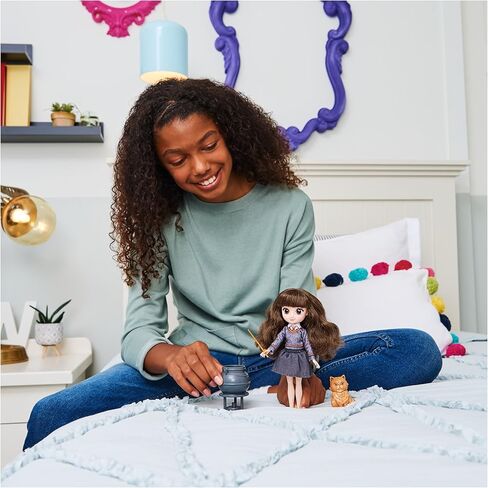 مجموعة هدايا دمية هاري بوتر الرائعة من عالم السحرة، مقاس 8 بوصات مع 5 إكسسوارات و2 ملابس، ألعاب للأطفال للأعمار من 6 سنوات فما فوق in Kuwait