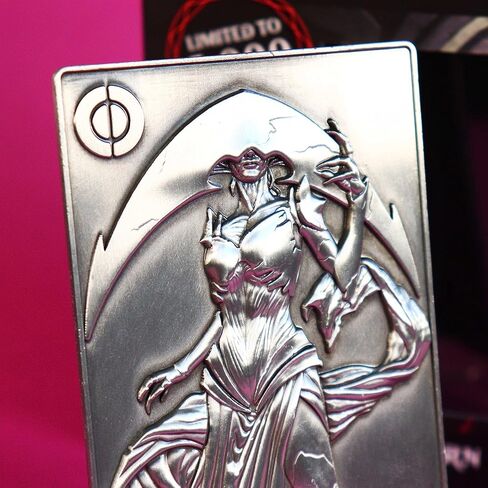 Magic The Gathering إصدار محدود من Phyrexia Ingot in Kuwait