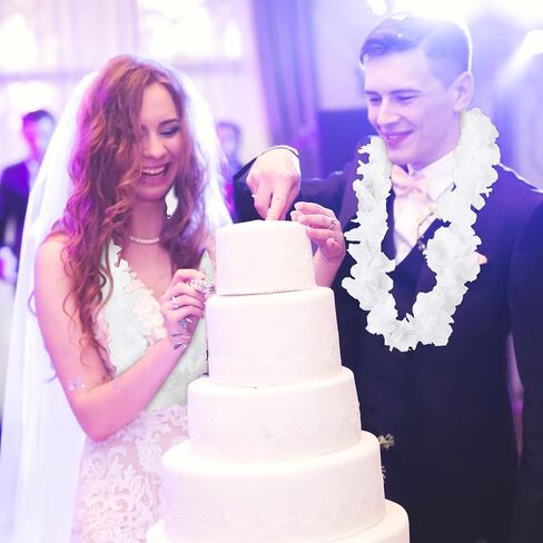 48 قطعة من الزهور البيضاء من Lei لحفلات الزفاف البلاستيكية ذات الزهور البيضاء من Leis Luau Hawaiian Beach Wedding Hawaiian Garland Necklace Luau إكسسوارات الملابس لحفلات الزفاف in Saudi Arabia
