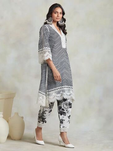 مجموعة سراويل كورتا للنساء من ذا لوم 3/4 كم ملابس عرقية هندية ورقبة على شكل حرف V مطبوعة كورتي عرقية هندية للفتيات أسود وأبيض in Kuwait