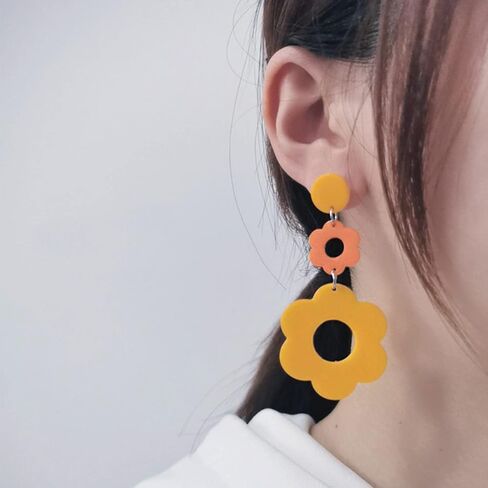 أقراط زهرة الأكريليك للنساء، أقراط ديزي، أقراط متدلية مزدوجة ديزي، أقراط زهور من الراتنج للفتيات المراهقات Y2k زهور بيضاء صفراء 60/70 ثانية in Kuwait