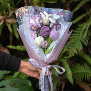 Handmade Crochet Gradient Tulips Carnations Puff Stitch Flowers Bouquet, Knitted Artificial Knit Flowers with Exquisite Wrap, Gift to Girlfriend Mom Women, Perfect for Valentines, Home Decor