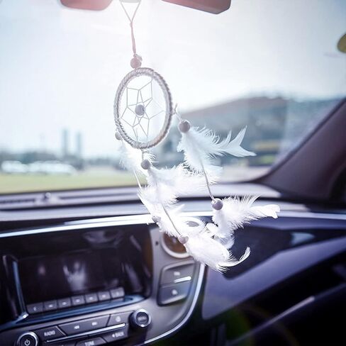 إكسسوارات تعليق مرآة الرؤية الخلفية للسيارة مصنوعة يدويًا، زينة صائدة الأحلام ريش أبيض أنيق للتعليق على الحائط، ملحقات مرآة الرؤية الخلفية للنساء والرجال، ديكور داخلي للسيارة in Kuwait