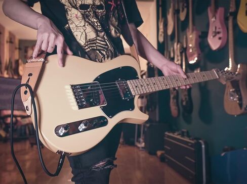 حزام جيتار مزود بفتحة للكابل وجيب لريشة الريشة، وحزام من النايلون للجيتار الصوتي/الكهربائي/الجهير مع ظهر قطني غير قابل للانزلاق، وإبزيم معدني، وطول قابل للتعديل in Kuwait