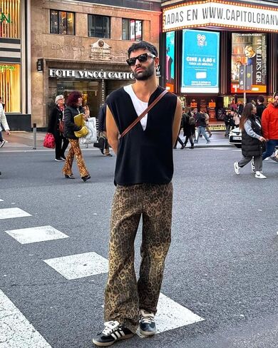 Vamtac Leopard Print Jeans for Women Y2k Pants Leopard Jeans Straight Leg Jeans Baggy Jeans Cheetah Pants Streetwear in Saudi Arabia