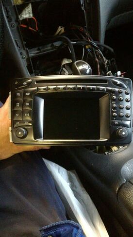 جهاز فك تشفير الألياف البصرية D2B لنظام الصوت Mercedes Benz CLK W209 W203 ML W163 D2B Bose in Kuwait
