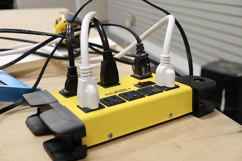 Digital Energy 15 Foot Long Surge Protector 8-Outlet Heavy Duty Metal Mountable 1050 Joules Protection Extension Cord Power Strip with Cord Management, 15 Foot Long Extension Cord, UL Listed in Saudi Arabia