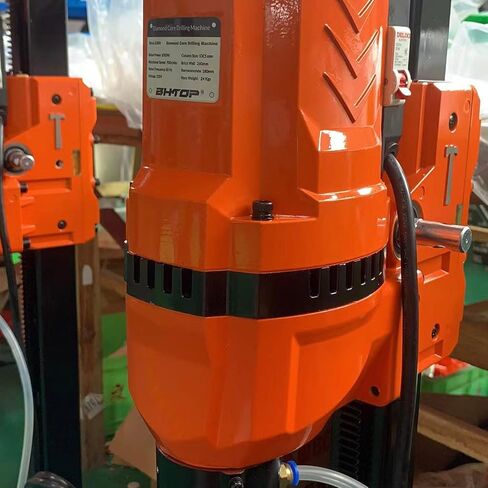 آلة الحفر الأساسية الماسية BHTOP، جهاز الحفر الأساسي للخرسانة الرطبة مقاس 10 بوصات مع عجلة حامل، وسرعة 700 دورة في الدقيقة ومقبض رفع وخيط 1-1/4 بوصة، وقطر الحفر لحجر الطوب الخرساني، 3300 وات (بدون قطع) in Kuwait