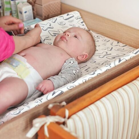 4 عبوات من غطاء وسادة تغيير الحفاضات للأطفال الأولاد، محايد للجنسين، ملاءات قابلة للتنفس لتغيير حفاضات الأطفال لطاولة تغيير الأطفال (حرف) in Kuwait