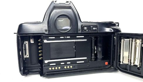 Nikon AF N8008 SLR Film Camera Kit with AF Zoom Lens, Built-in Flash and Film Motor Drive (Renewed) in Saudi Arabia
