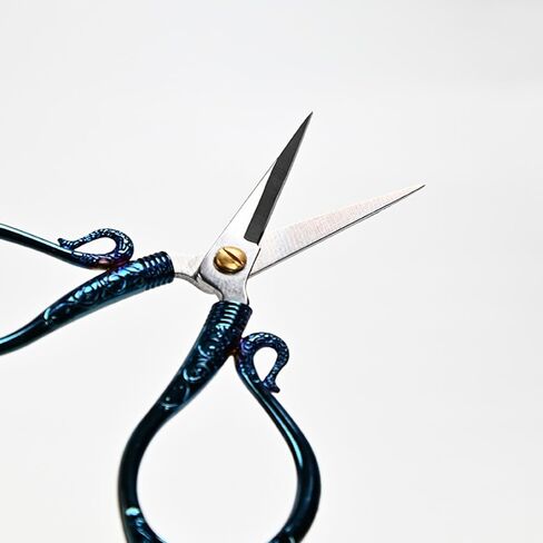 4.1" Vintage Embroidery Scissors, Stainless Steel Small Sewing Scissors Sharp Shears for Sewing Crafting Art Work Cross Stitch Cutting Handcraft Crochet Knitting Needlework DIY Tools Bronze in Kuwait