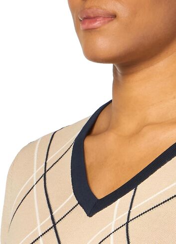 Tommy Hilfiger Women's Classic Fit Lightweight V-Neck Sweater in Saudi Arabia