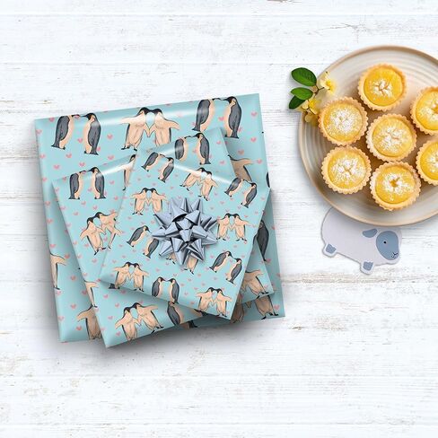 LimaLima 4 × أوراق تغليف مع علامات وخيط. تصميم مضحك على شكل بطريق الحب باللون الأزرق والأحمر مثالي لعيد الحب والذكرى السنوية ومناسب للرجال والنساء والزوج والزوجة والأم in Kuwait