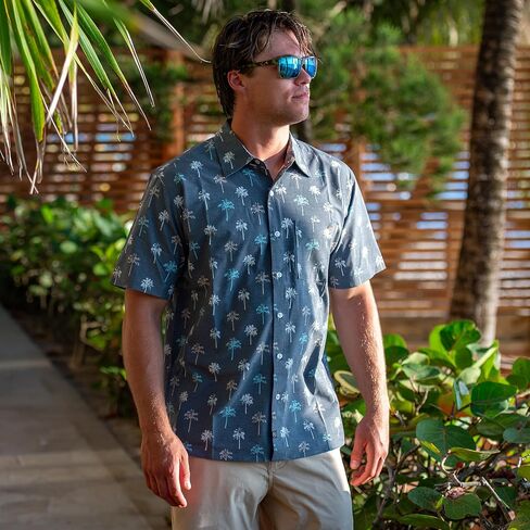 Salt Life Men's Palm Solo Woven Short Sleeve Performance Tee in Saudi Arabia