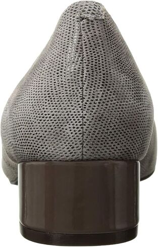 Trotters Women's Delse Pump in Saudi Arabia