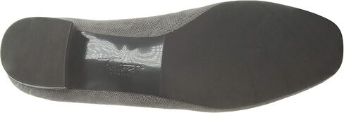 Trotters Women's Delse Pump in Saudi Arabia