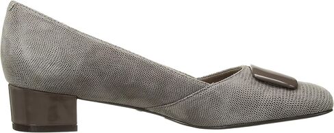 Trotters Women's Delse Pump in Saudi Arabia