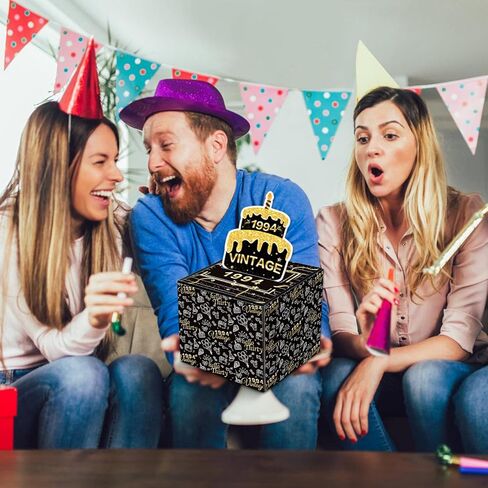 صندوق نقود عيد الميلاد الثلاثين للهدايا النقدية، صناديق هدايا نقود ذهبية سوداء للنقود، صندوق هدايا مفاجأة عتيقة لعام 1994 مع حامل نقدي لبطاقة السحب، أفكار هدايا عيد ميلاد للنساء والرجال لوازم الحفلات in Kuwait