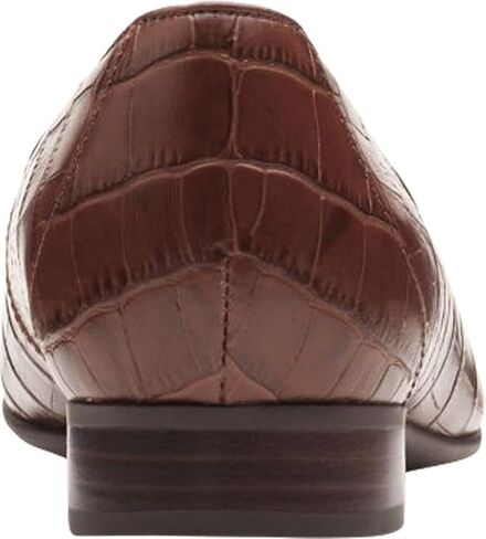 Clarks Women's Un Blush Ease Loafer in Saudi Arabia