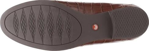 Clarks Women's Un Blush Ease Loafer in Saudi Arabia