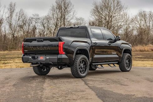 مجموعة رفع Rough Country 3.5 بوصة مع دعامات M1 لـ 22-24 Toyota Tundra 4WD - 70340 in Saudi Arabia