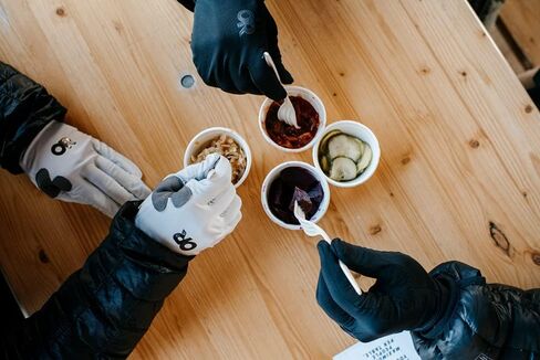 Outdoor Research Vigor Heavyweight Sensor Gloves in Saudi Arabia