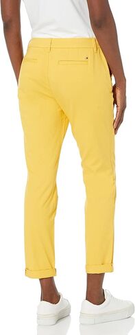 Tommy Hilfiger Women's Relaxed Fit Hampton Chino Pant in Saudi Arabia