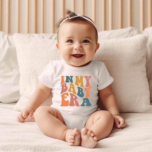 بدلة للجسم In My Newborn/Baby Era، بدلة رومبير مضحكة كلاسيكية لطيفة للإعلان عن الحمل، قميص للأطفال (0-6 أشهر، رومبير بأكمام قصيرة للأطفال) in Kuwait