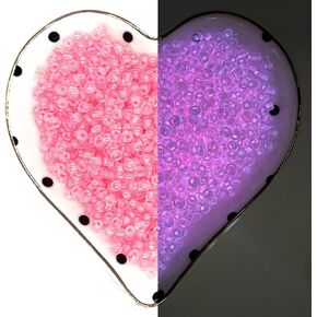 Artsy Crafts 4mm Assorted Glass Seed Beads 1600pcs, 6/0 Mermaid Colors Glow in The Dark Beads Spacer Beads for Jewelry Making Bracelets Necklace Anklet Rosary Earring Craft Supplies (4mm 8 Colors)
