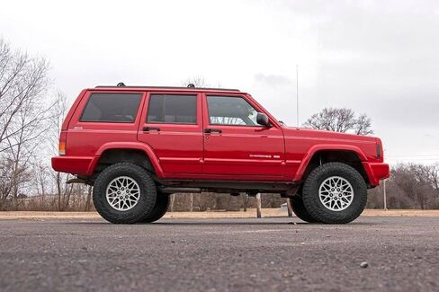 Rough Country 3" Lift Kit for 1984-2001 Jeep Cherokee XJ 2WD/4WD - 63041 in Saudi Arabia