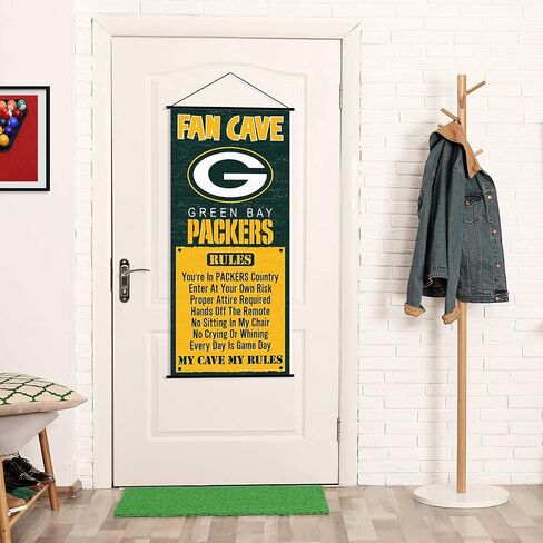 لافتة من Green Bay Packers Man Cave Fan، لتمرير الباب على الحائط in Saudi Arabia