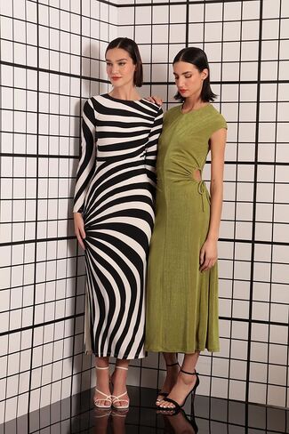 Donna Morgan Women's Striped Long Sleeve Easy Body Maxi Dress in Saudi Arabia